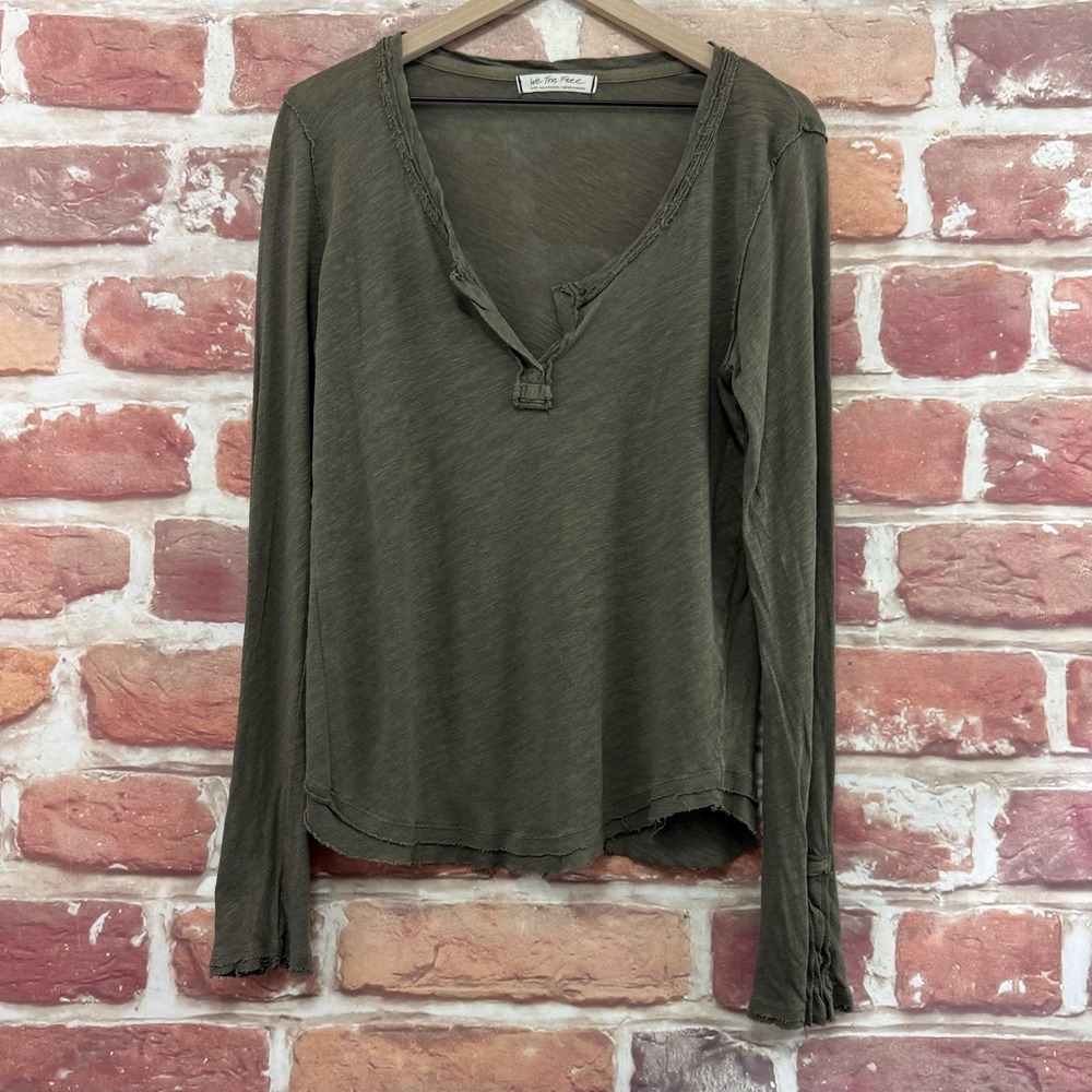 Free People T Shirt Women's L Green Slubbed Distressed Worn Look Raw Edge Shirt